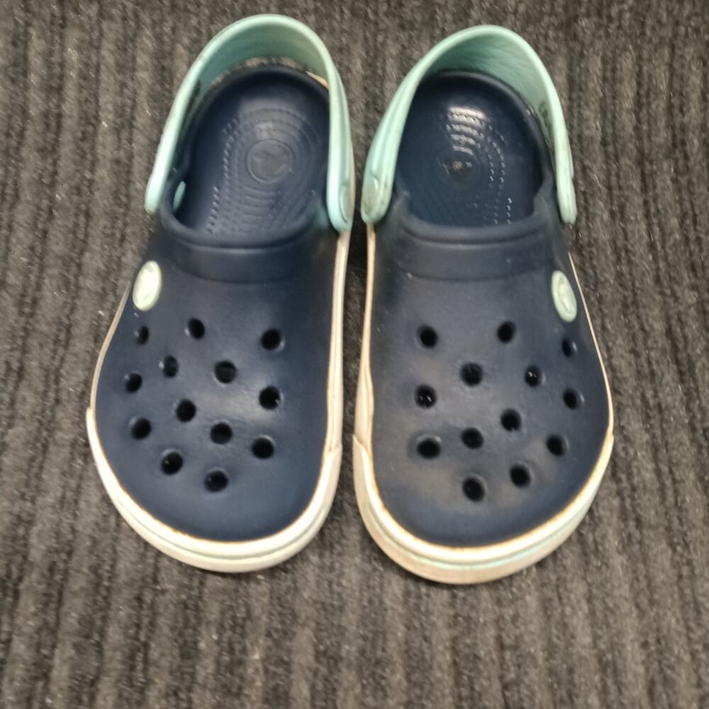 Crocs Classic Kids Clog Waterproof Sandals Blue - Picture 2 of 6